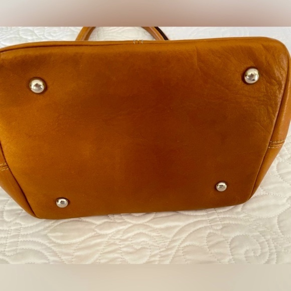 Tignanello Tote Purse with silver buckle detail - Picture 2 of 15